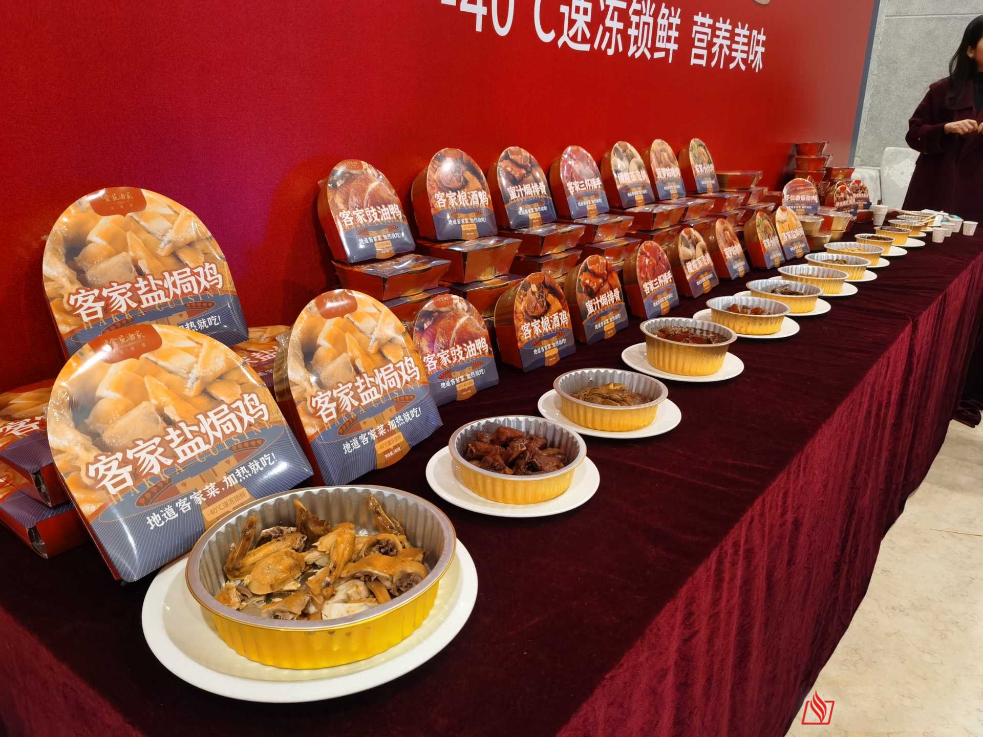 預(yù)制菜鎖鮮革命！一臺 “會呼吸” 的包裝機(jī)如何讓料理包媲美現(xiàn)做？